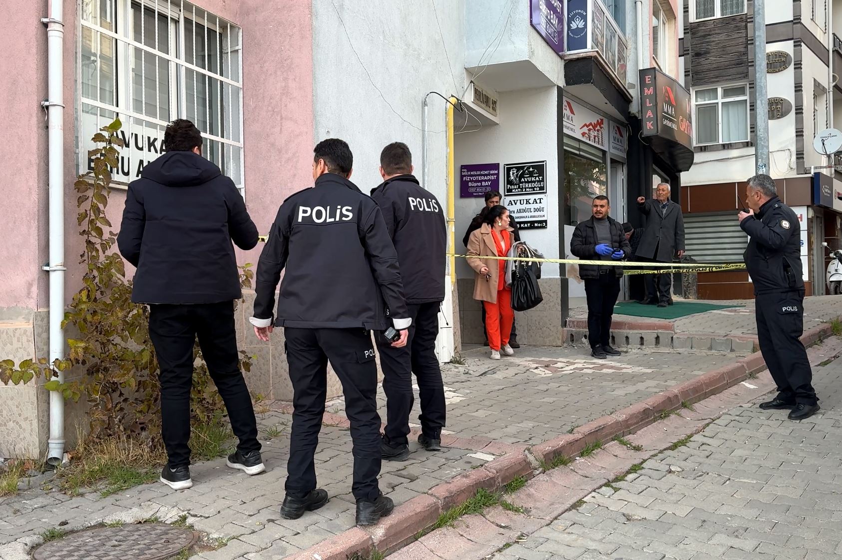 Kayınpeder dehşet saçtı: Gelini ile kız kardeşini... | Rudaw.net