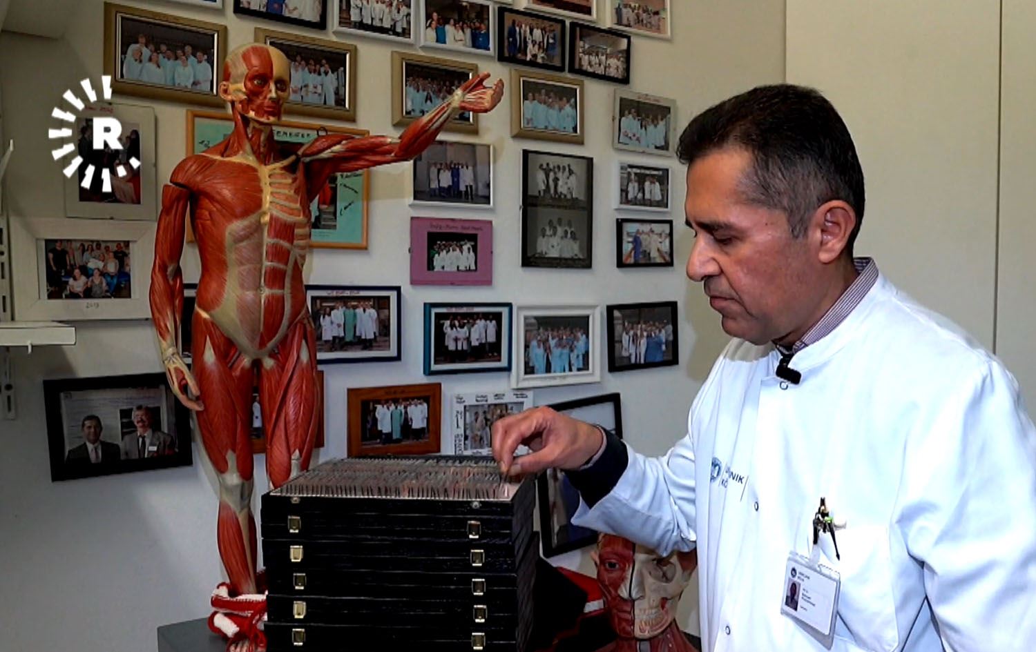 پرۆفیسۆرێکی کورد بەرهەمی 25 ساڵ توێژینەوەی خۆی پێشکێشی زانکۆی سلێمانی کرد