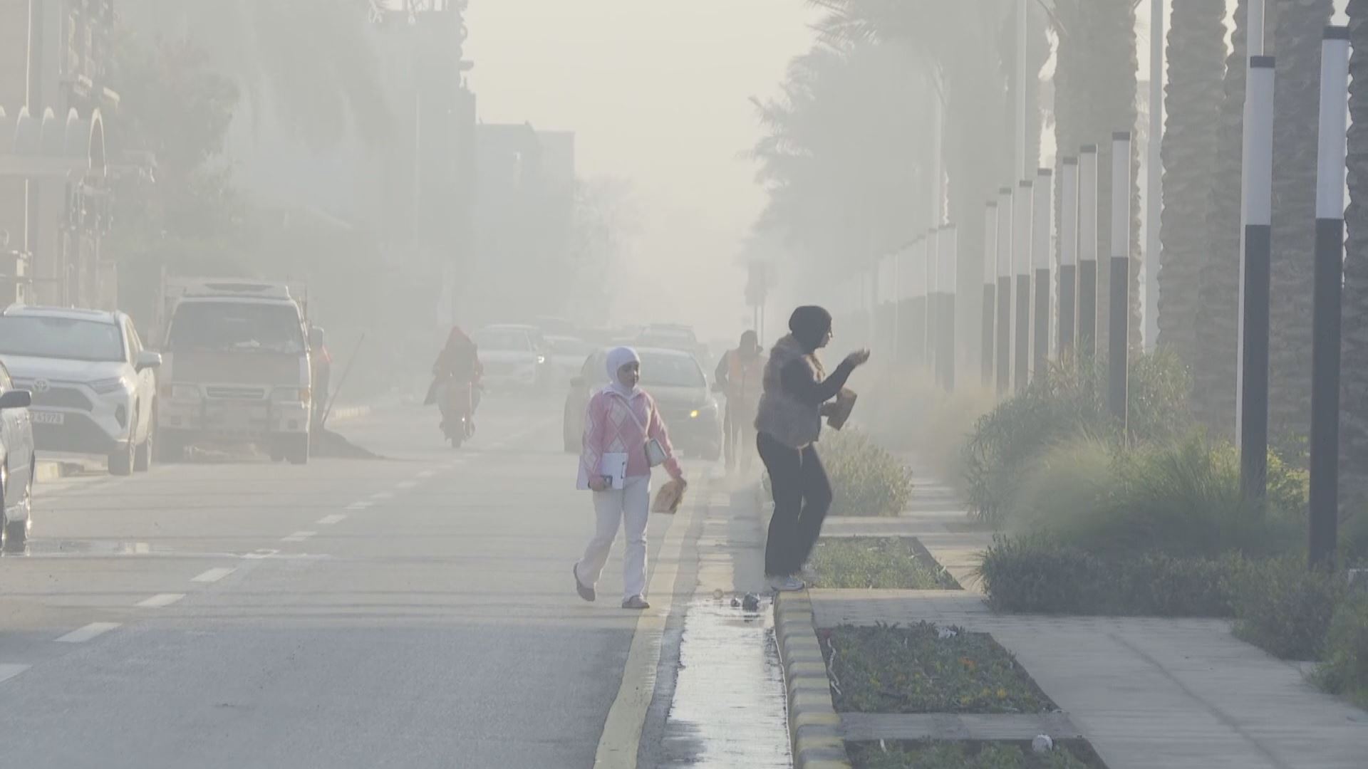 Baghdad chokes under persistent suffocating smog