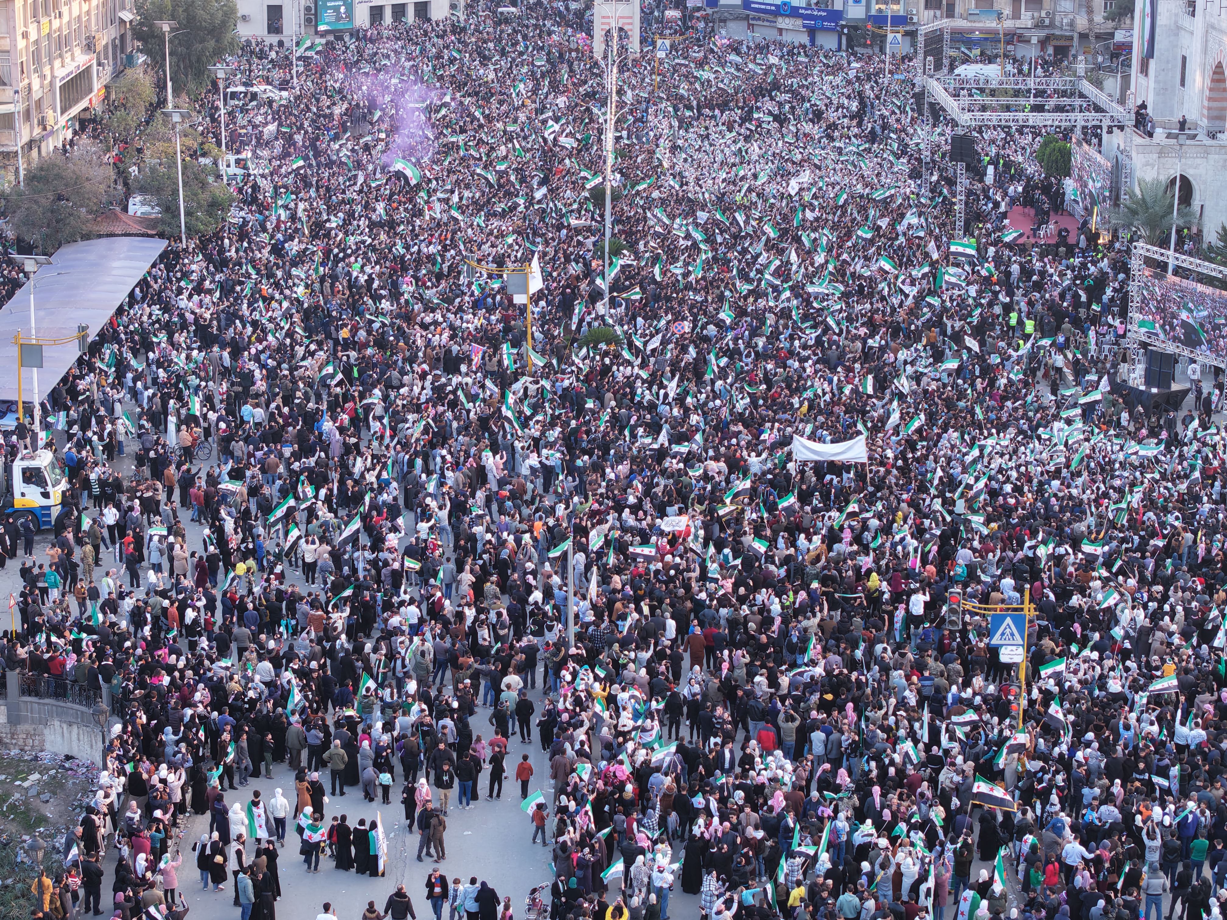 Esad rejiminin yıkılışı Hama'da kutlanıyor Foto: AA
