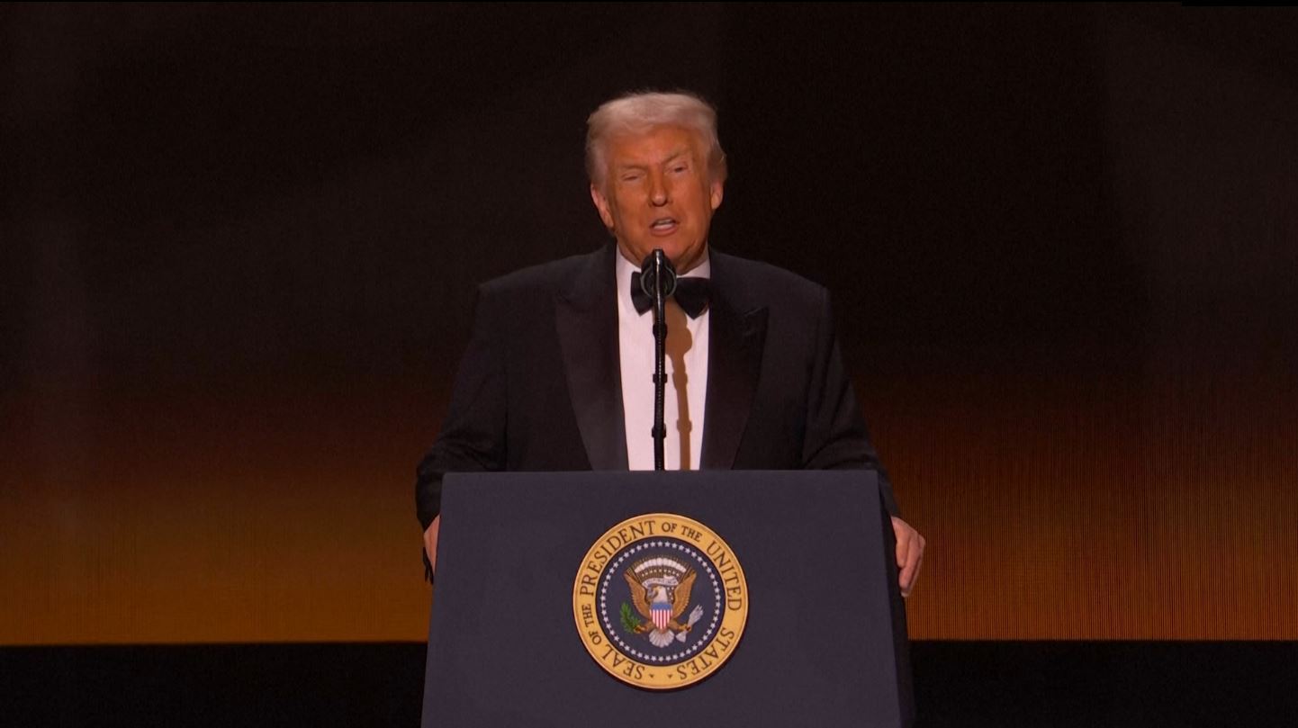 دۆناڵد ترەمپ لە رێوڕەسمی دابەشکردنی خەڵاتەکانی سەنتەری کێنێدی 