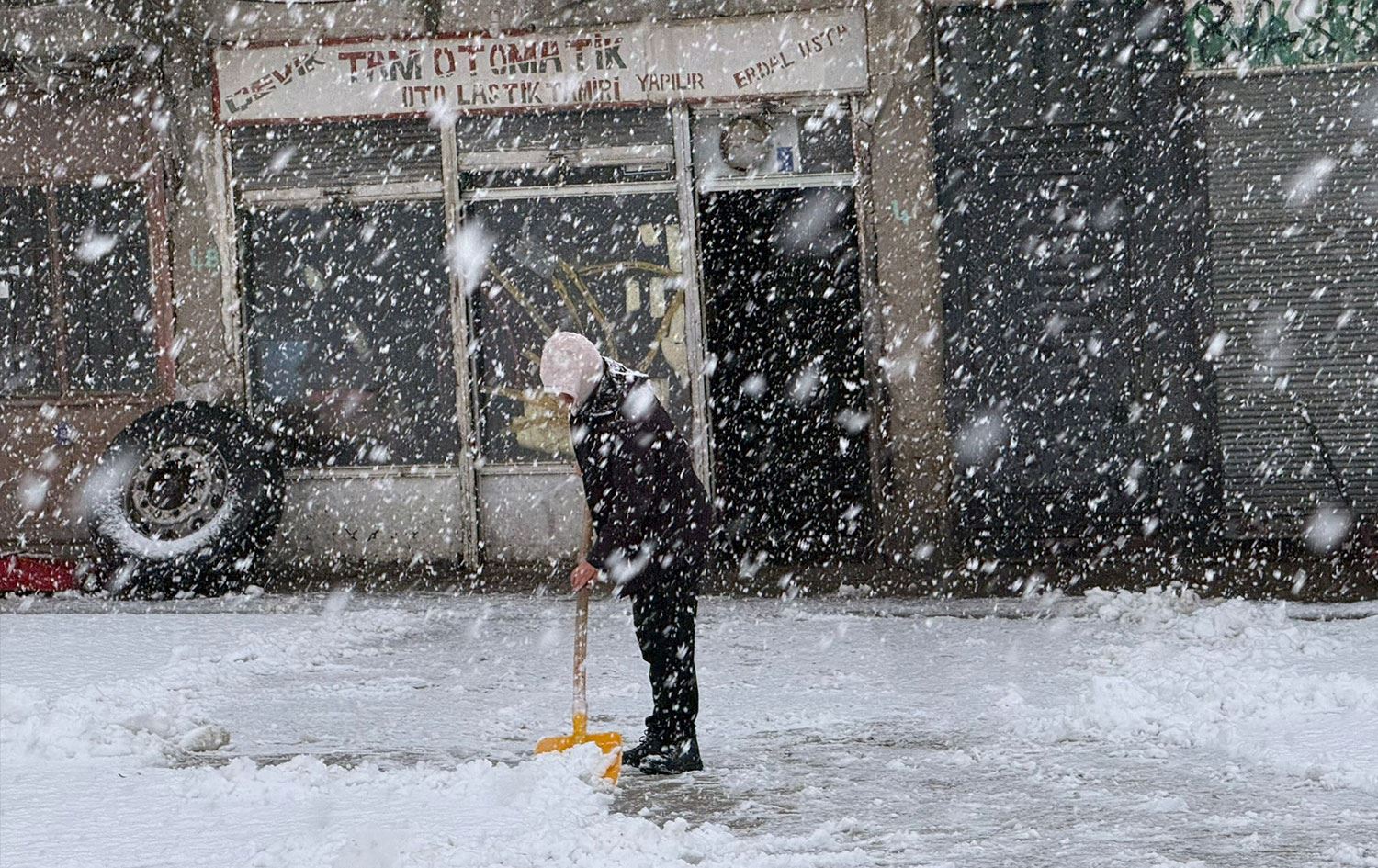 Van Başkale'de kar yağışı / Foto: AA