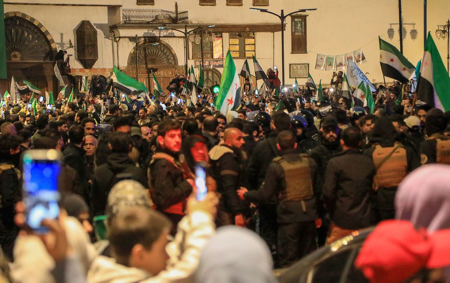 Suriye’nin başkenti Şam’da, 61 yıllık Baas rejiminin devrilmesinin birinci yıl dönümü kutlandı. / AA