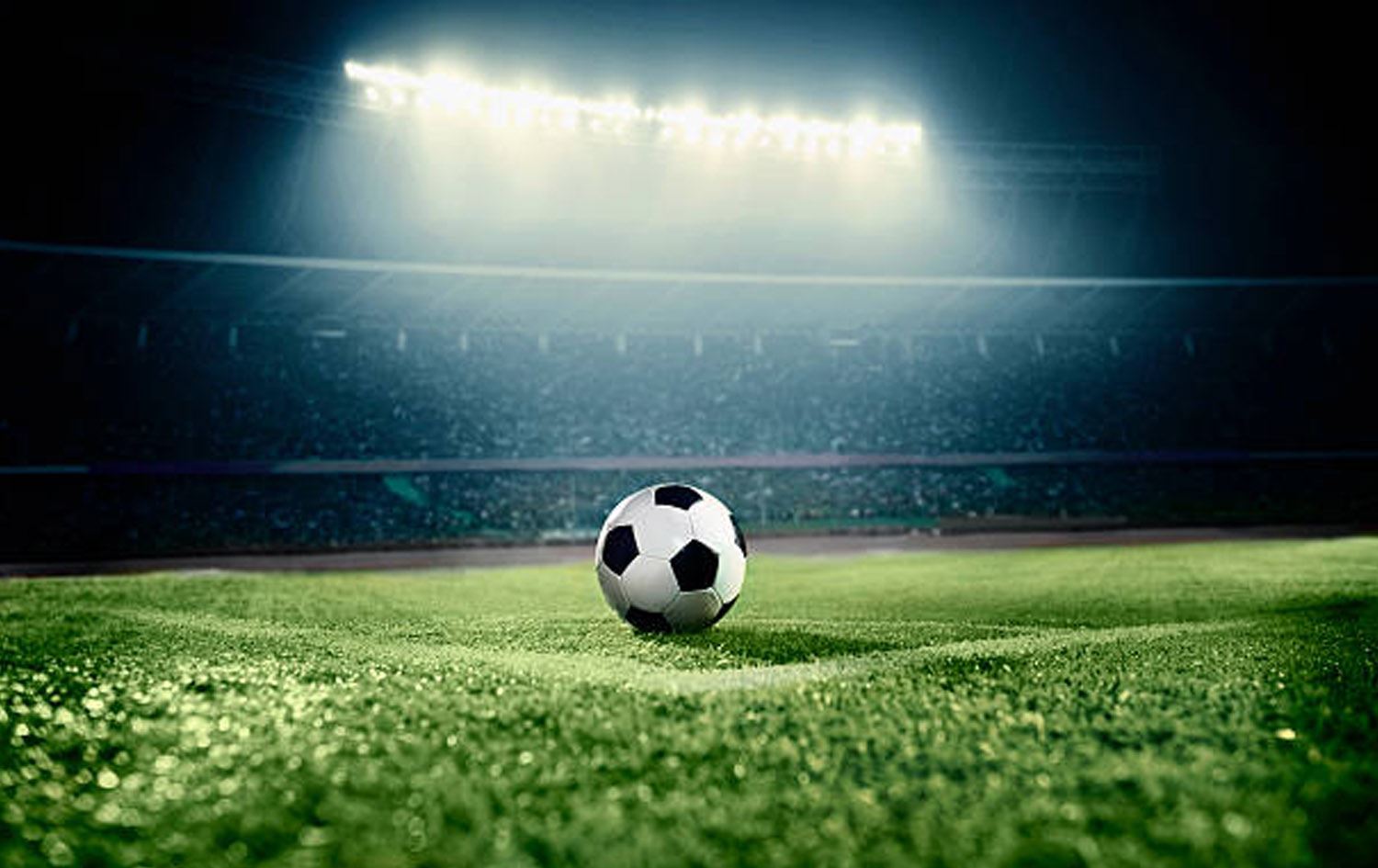 تۆپێک لەنێو یاریگا