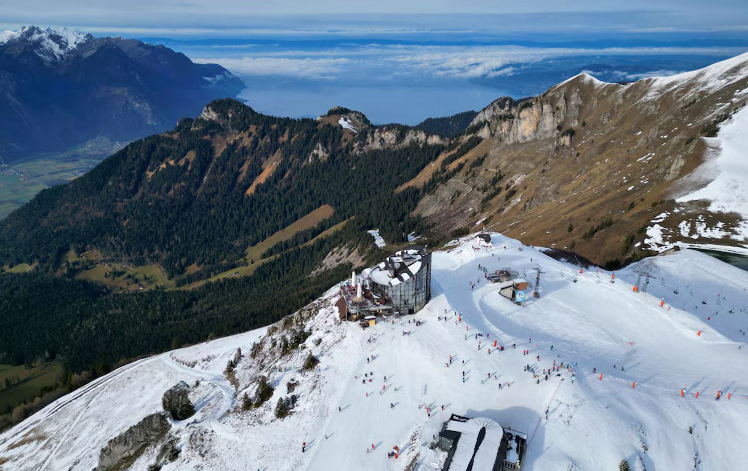 Bilimsel raporlar ve araştırmalar, dünyanın birçok bölgesinde kar yağışının azaldığını ve yerini yağmura bıraktığını ortaya koyuyor