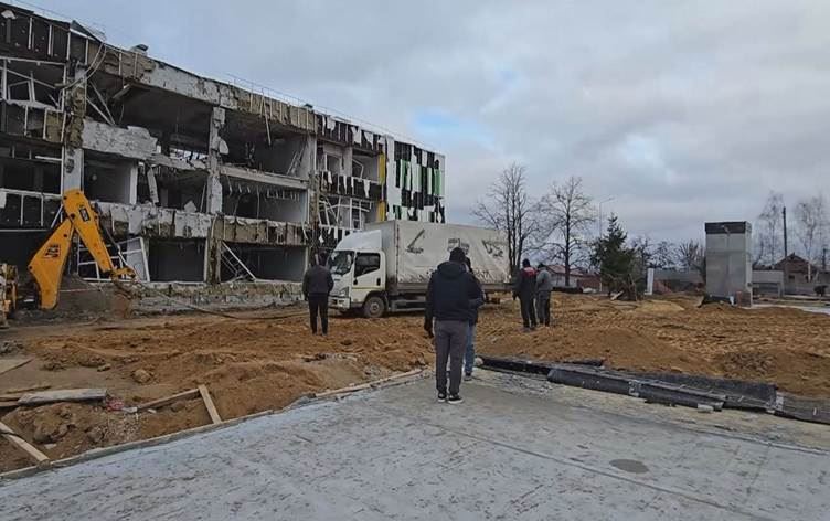 Ukrayna'da cephe hattındaki köyde öğrencilere yer altında sığınak tipi okul inşa edildi. / Foto: Rûdaw