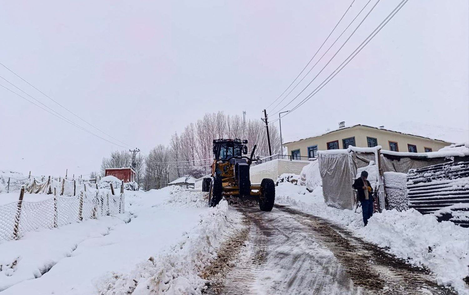 Vekirina rêyên gundên Wanê / Wêne: AA