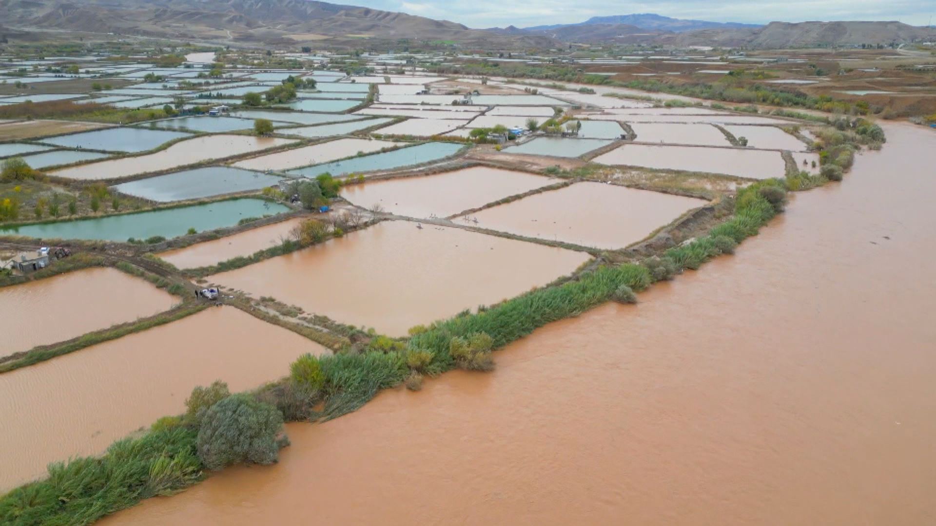 Fish ponds overflow in the Kurdistan Region's eastern Sulaimani province following heavy rains on December 12, 2025. Photo: Screengrab/Rudaw