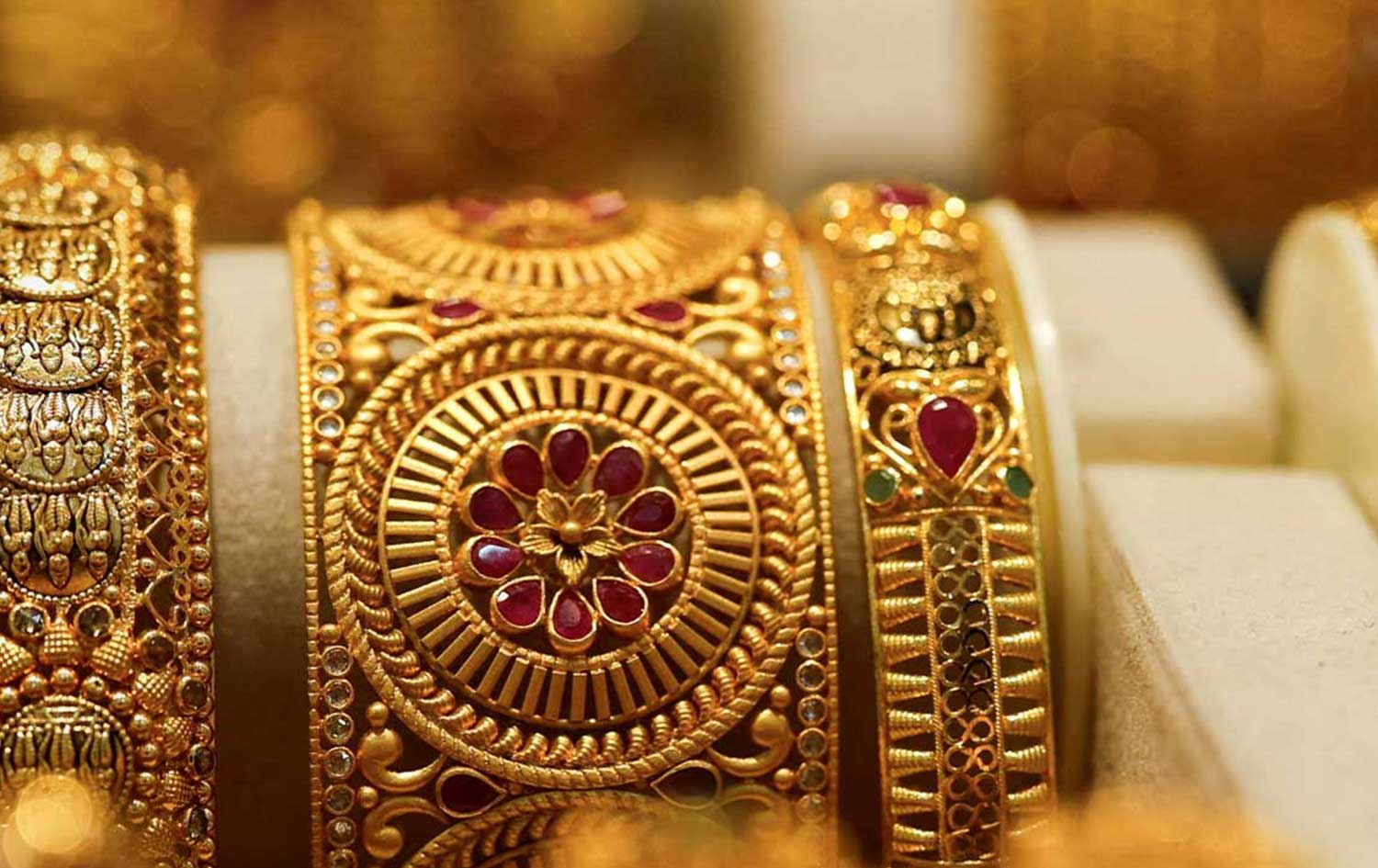 پارچەیەک زێڕ؛ وێنە: REUTERS