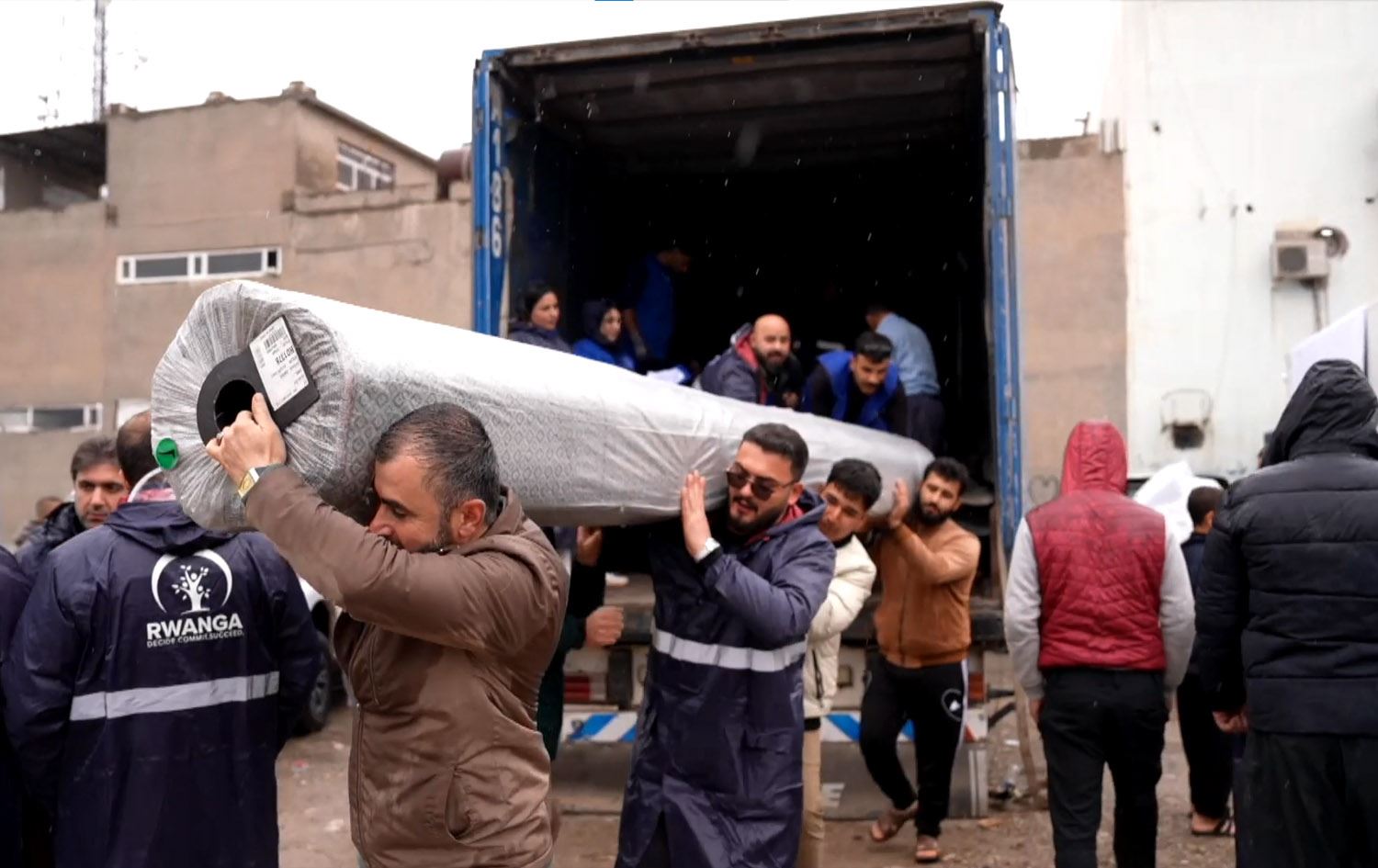 گەیاندنی هاوکاری لەلایەن دەزگای روانگەوە بۆ چەمچەماڵ. وێنە: رووداو