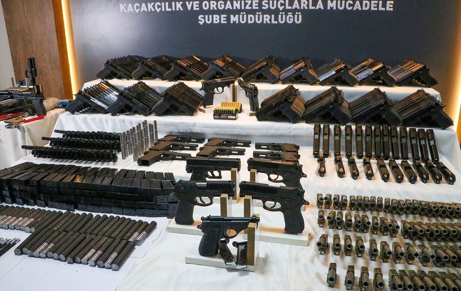 Diyarbakır’da silah satışları patladı, vali yetkileri kaldırdı