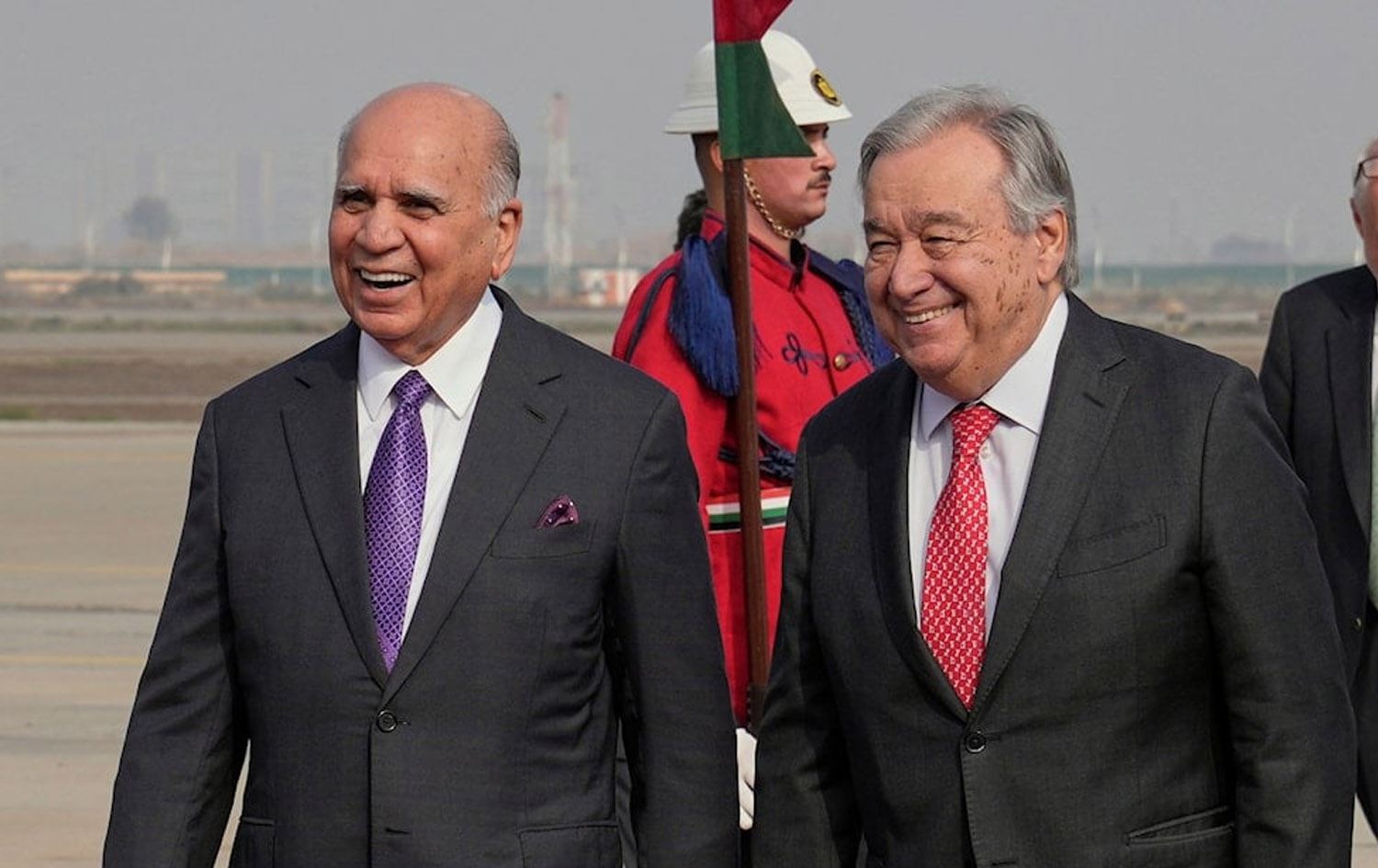 پێشوازیی فوئاد حوسێن، جێگری سەرۆکوەزیران و وەزیری دەرەوەی عێراق لە ئەنتۆنیۆ گوتێرێز، سکرتێری گشتیی UN