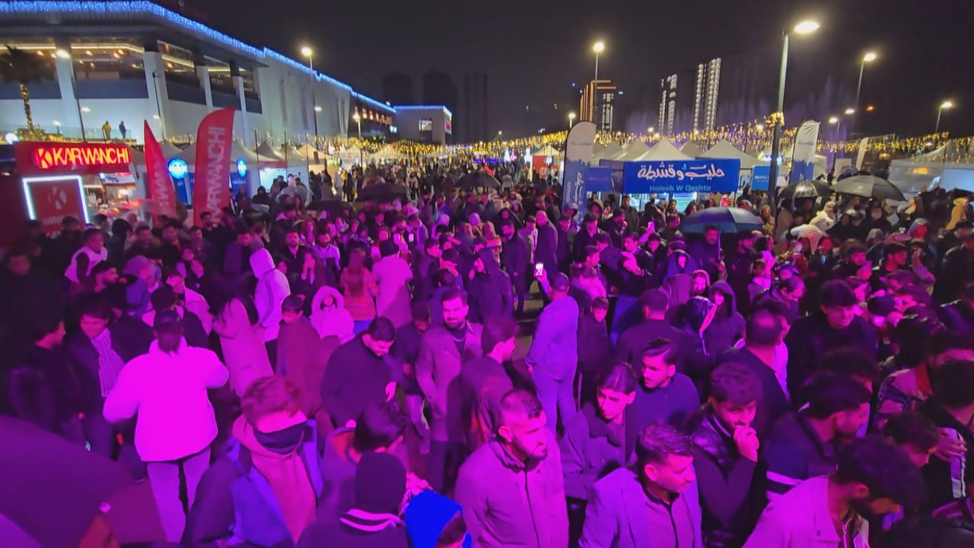  بازاڕەکە بەبەشداری 100 خاوەنکارە.