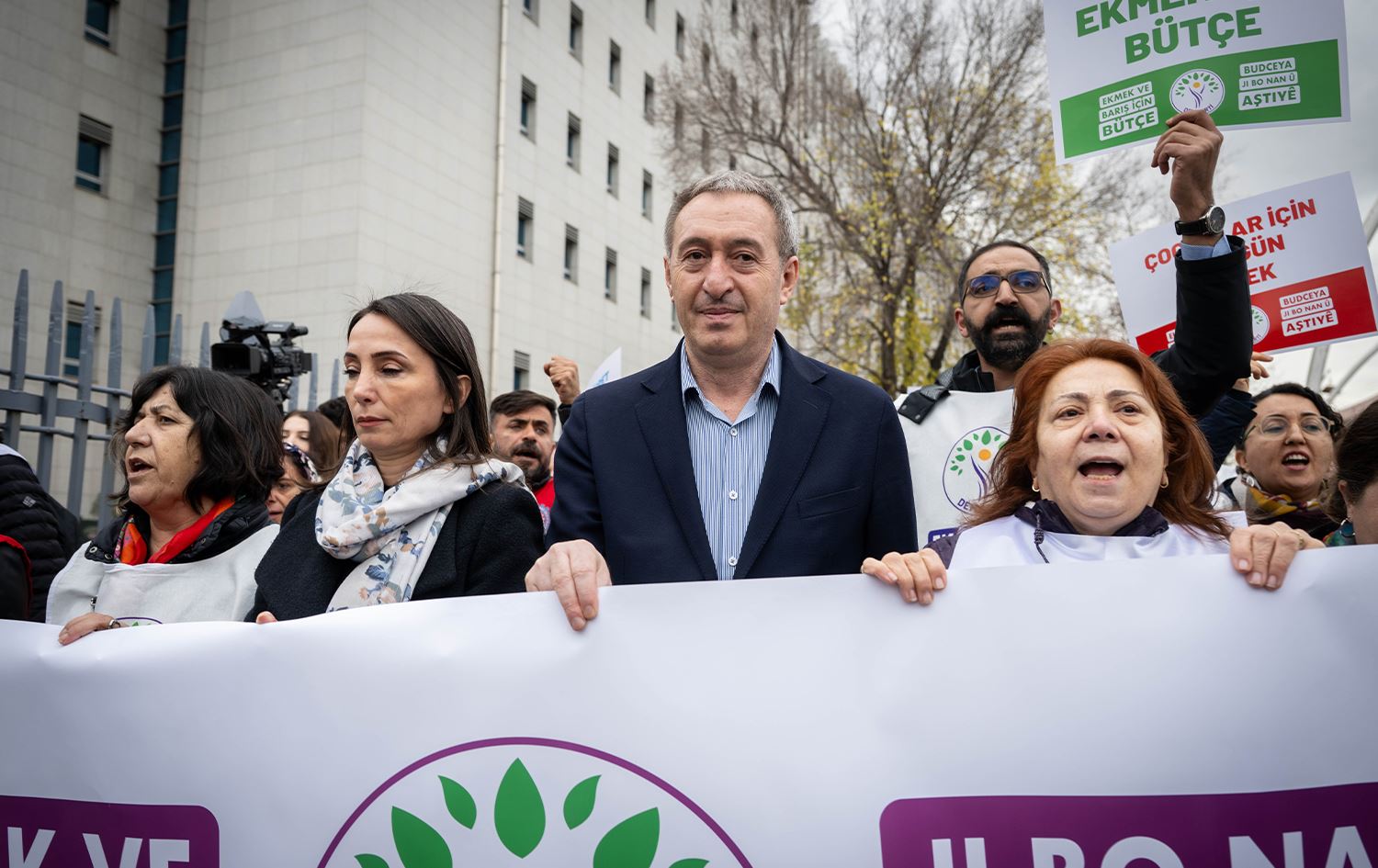 Hevserokên DEM Partiyê jî tevlî meşê bûn\ Wêne û Vîdeo: Rûdaw