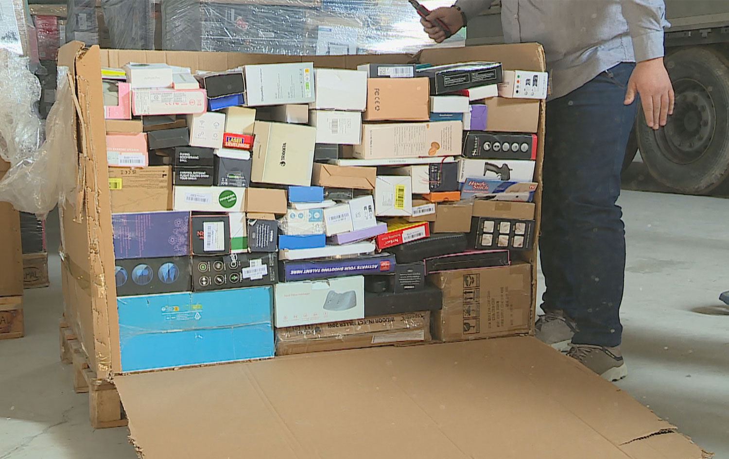 کەلوپەلی "ئەمەزۆن" کە لە بازاڕە ئۆنلاینەکان دەفرۆشرێن، زیانیان بە کڕیاران گەیاندووە