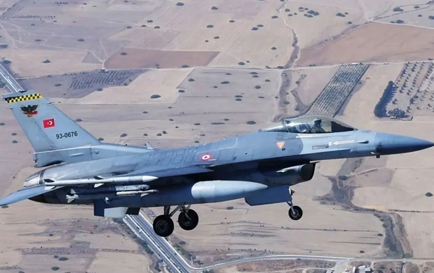 درۆنەکە لەلایەن فڕۆکەی جەنگی ئێف - 16 خراوەتە خوارەوە.