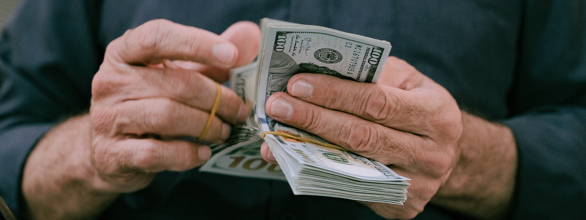 راوێژکارێکی سوودانی: جیاوازیی نرخ لەنێوان چاپەکانی دۆلار قۆڵبڕین و فێڵکردنە