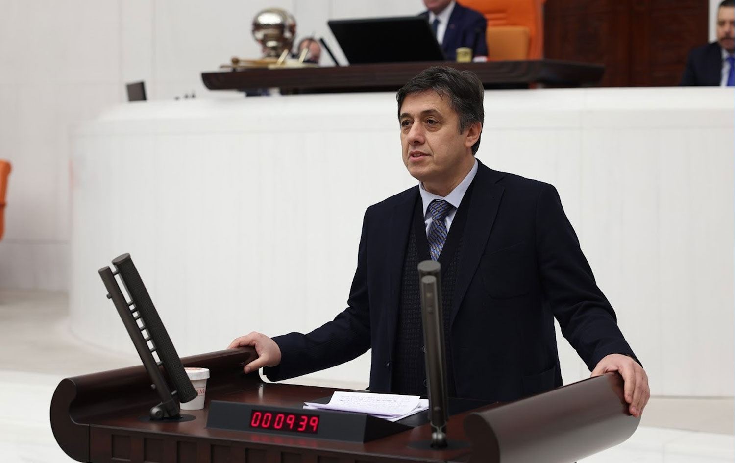 DEM Partili Tiryaki: Özerklik Şartı’ndaki çekinceler kaldırılmalı

DEM Parti Batman Milletvekili Mehmet Rüştü Tiryaki, mecliste yaptığı konuşmada "Avrupa Yerel Yönetimler Özerklik Şartı"nı gündeme taşıdı