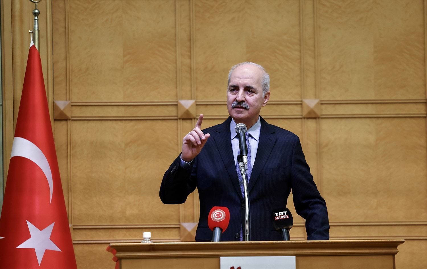 نوعمان کورتوڵمووش، سەرۆکی پەرلەمانی تورکیا