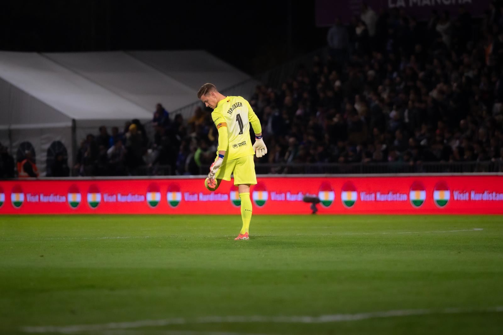 علم كوردستان في الملعب الذي استضاف مباراة فريقي غوادالاخارا وبرشلونة