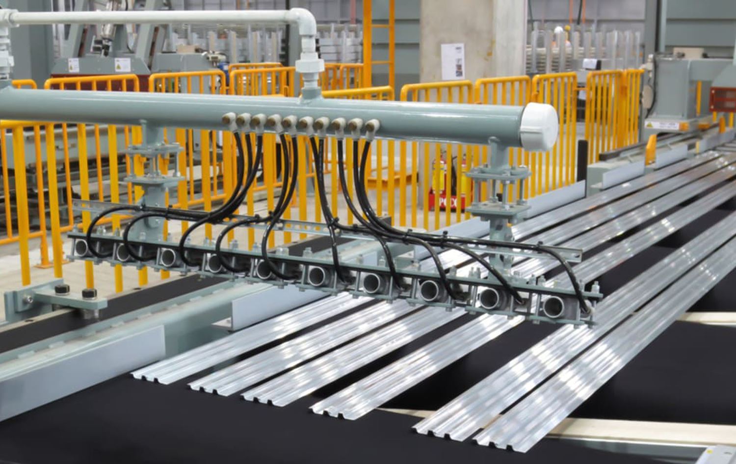 مصنع ألمنيوم. الصورة توضيحية