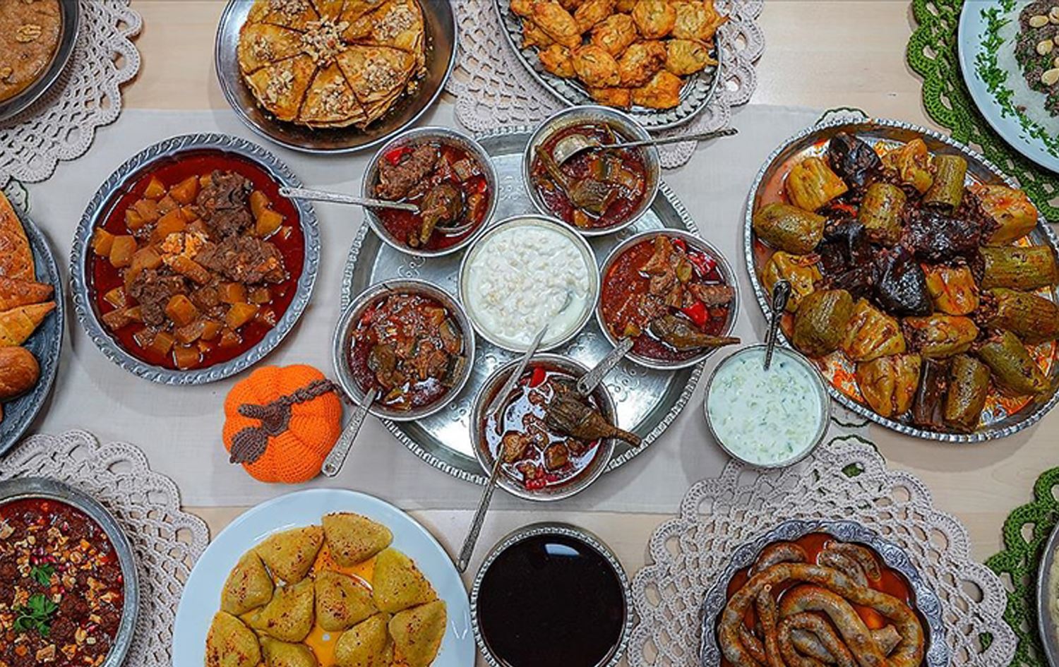 چەند خواردنێکی کولتووری ئامەد.