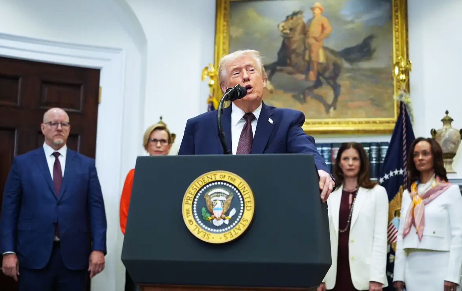 دۆناڵد ترەمپ، سەرۆکی ئەمریکا لەکاتی راگەیاندنی بڕیارەکەی بۆ کەمکردنەوەی نرخی دەرمان. وێنە: Global News