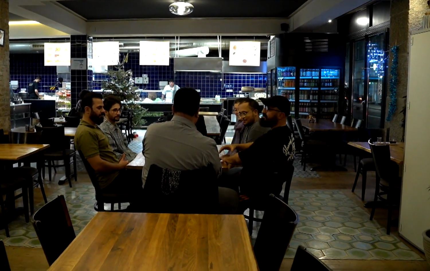 چیرۆکی ماڵباتێکی هەولێری لە بەرلین؛ لە کراسێکی 'چڵکنەوە' بۆ کارسازی و فەرمانبەری دەوڵەت