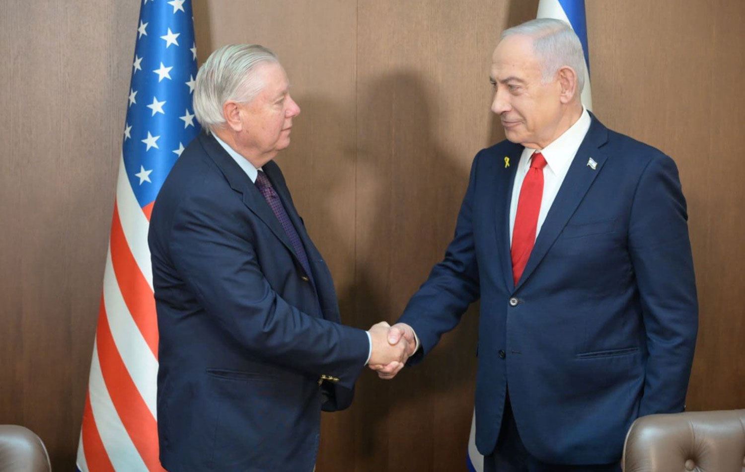 İsrail Başbakanı Binyamin Netanyahu (sağda), ülkeyi ziyaret eden ABD'li Senatör Lindsey Graham (solda) ile görüştü. / AA
