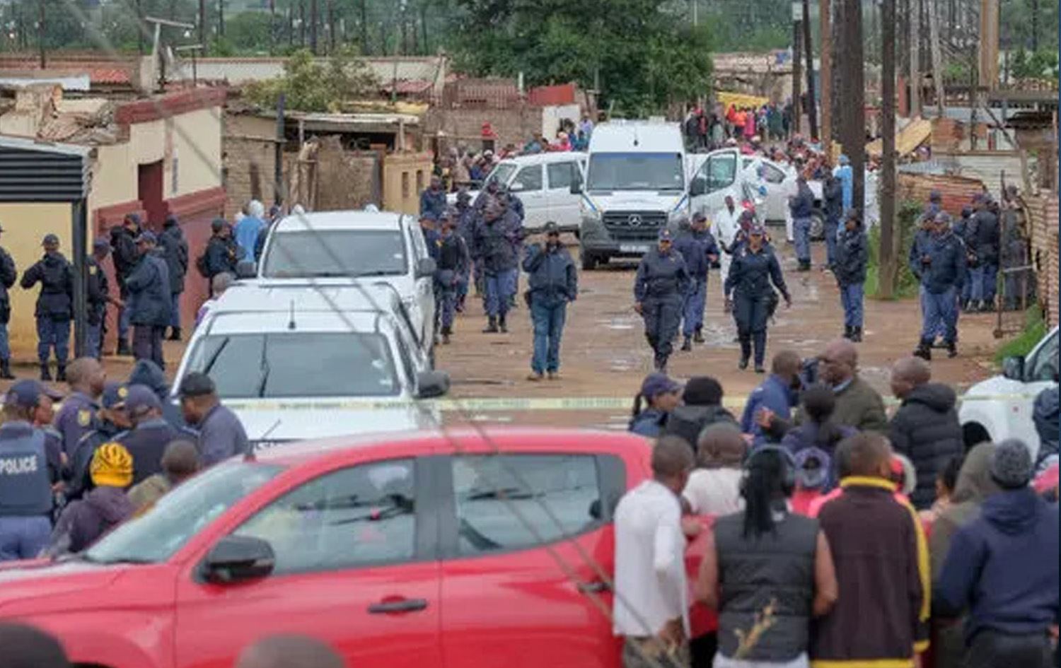 لە ئەفریقای باشوور چەکداران 9 کەسیان کوشت