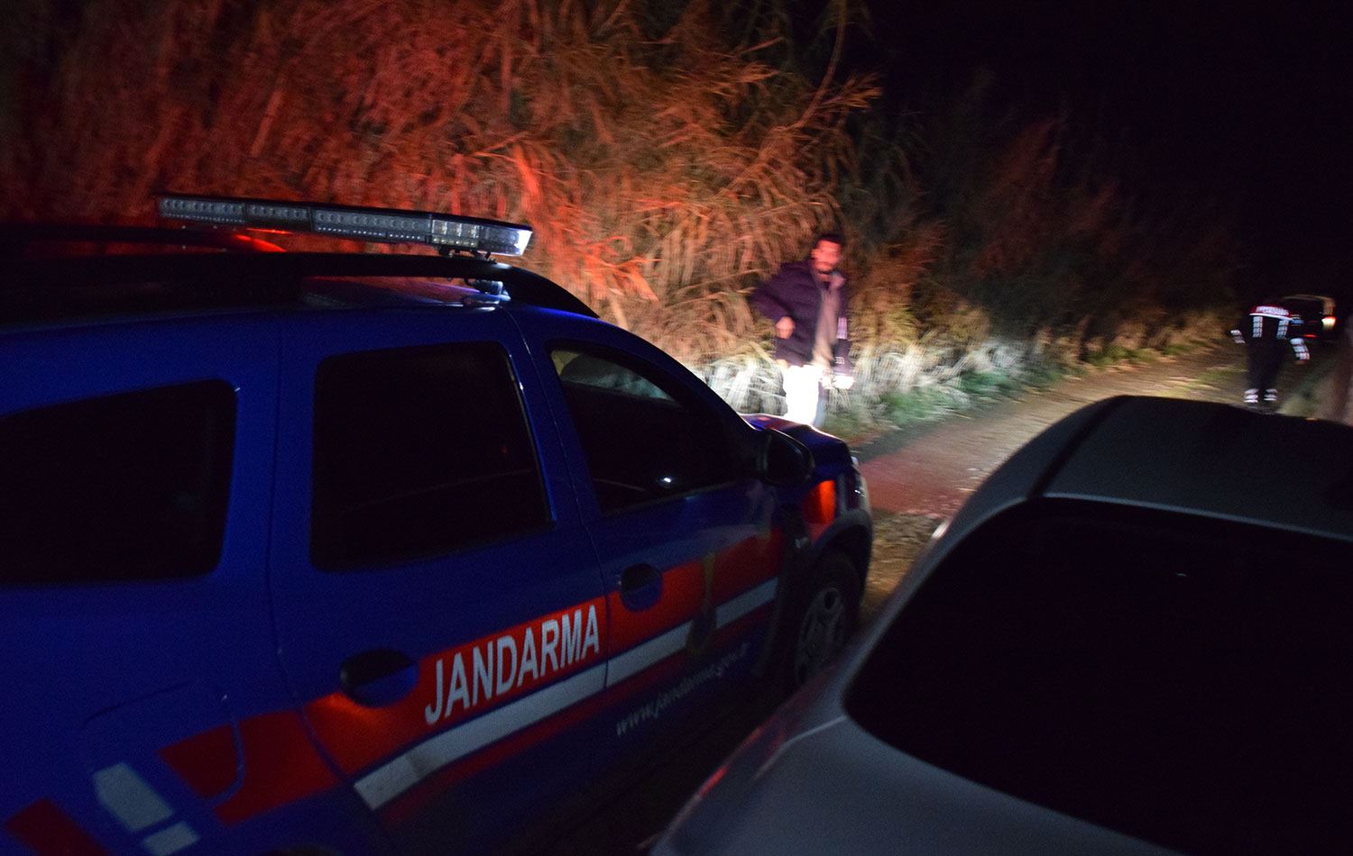 Manisa'nın Turgutlu ilçesinde eşini öldürdükten sonra İran'a kaçmaya çalıştığı belirlenen şüpheli, Ağrı'nın Doğubayazıt ilçesinde sınırda yakalandı. / AA