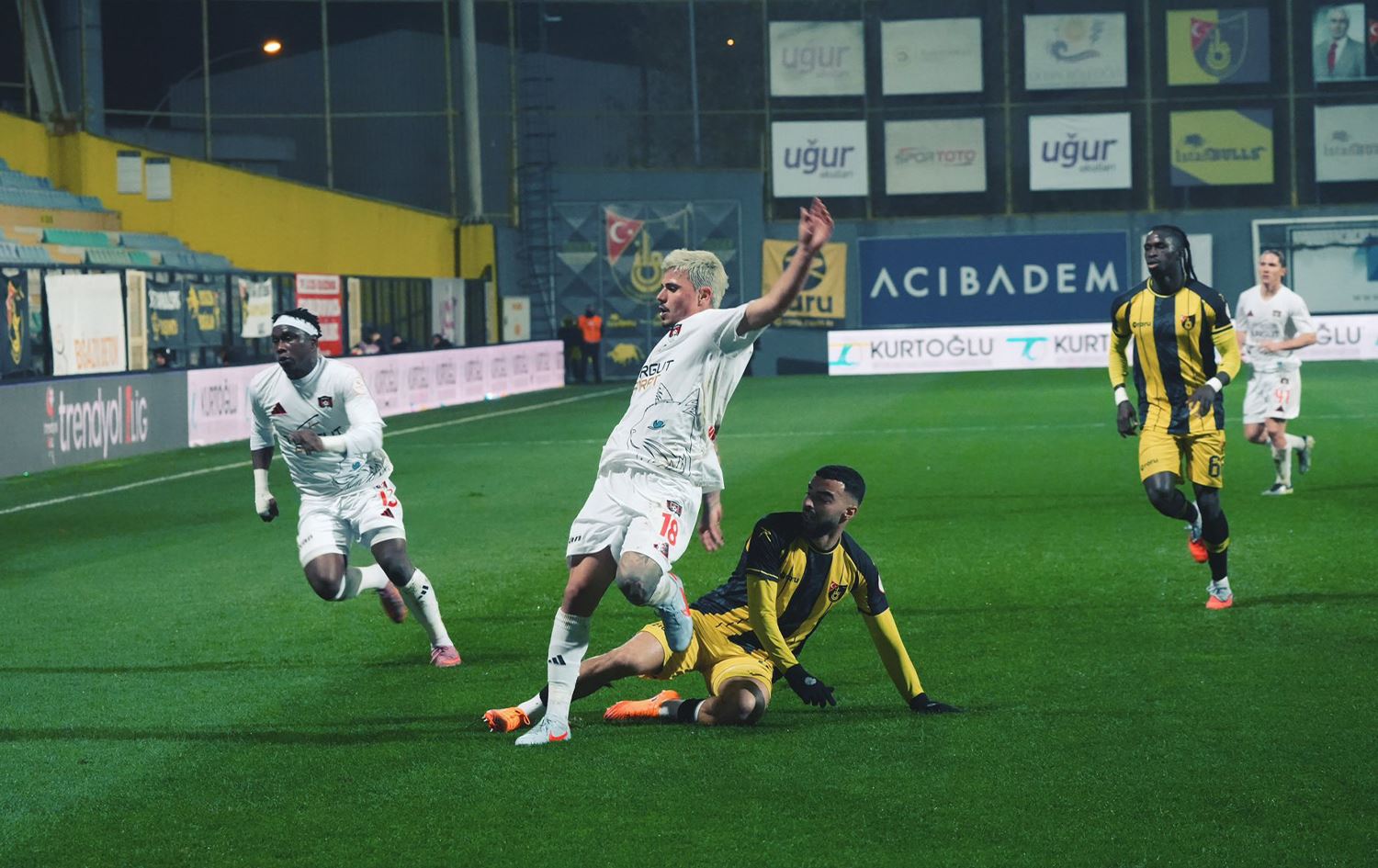 Lîstikvanên Vanspor û Istanbulsporê /Wêne: Vanspor