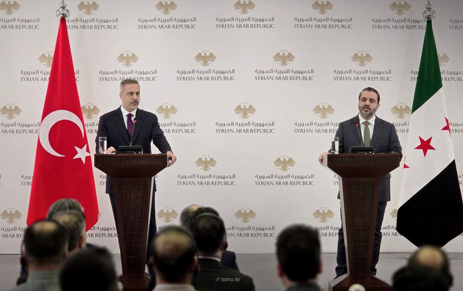 المؤتمر الصحفي لوزيري خارجية سوريا وتركيا، أسعد الشيباني وهاكان فيدان