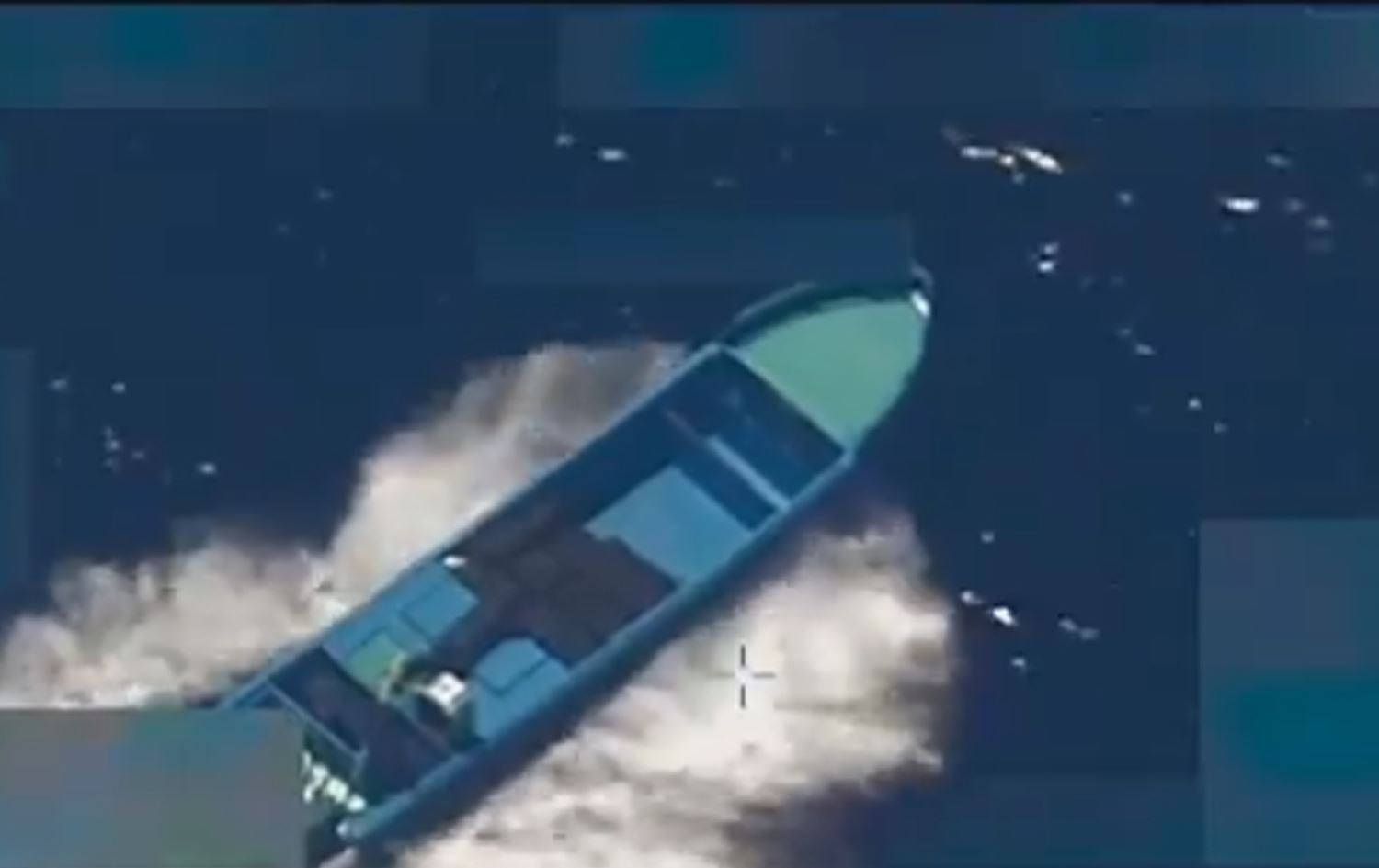 وێنەی بەلەمێکی پێشوو کە ئەمریکا تێکیشکاند 