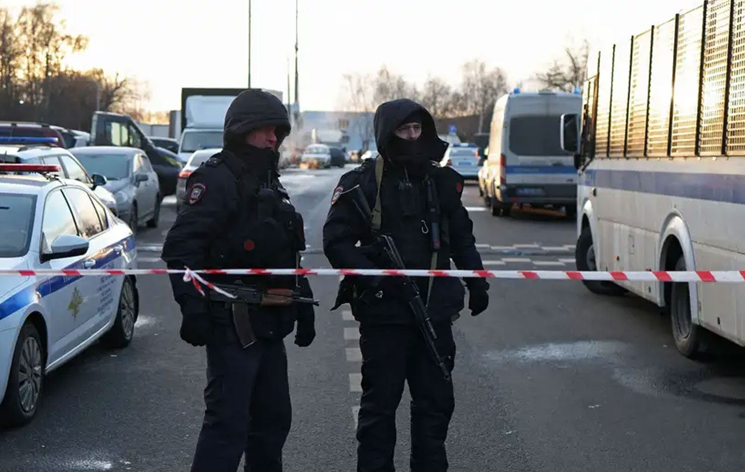 Olay yerinde polis önlem aldı. / Fotoğraf: Ramil Sitdikov / Reuters