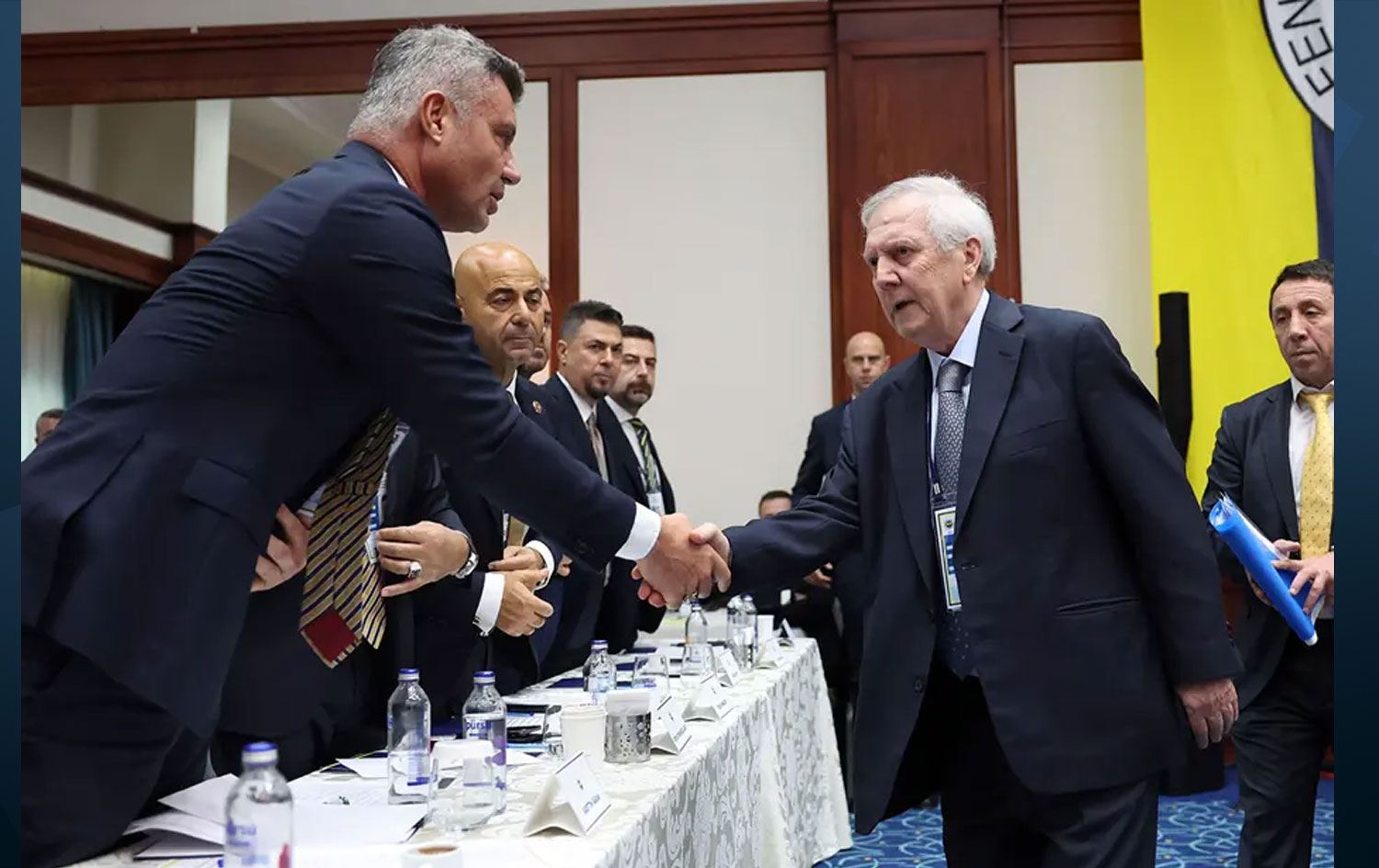 Fenerbahçe'nin eski Başkanı Aziz Yıldırım ve mevcut başkan Sadettin Saran