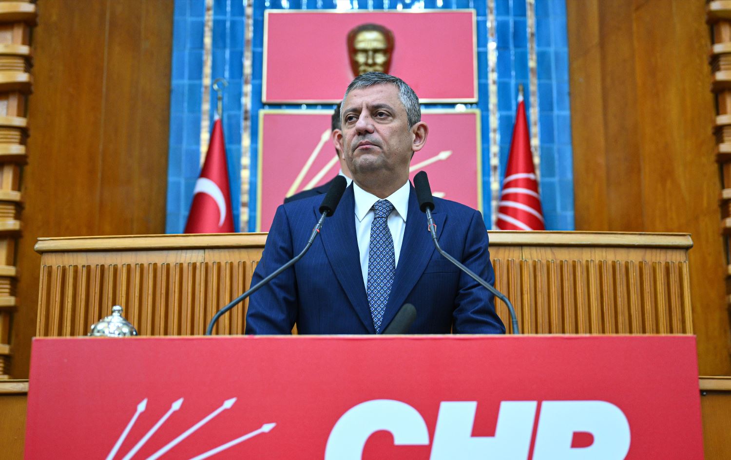 ئۆزگور ئۆزەل، سەرۆکی جەهەپە