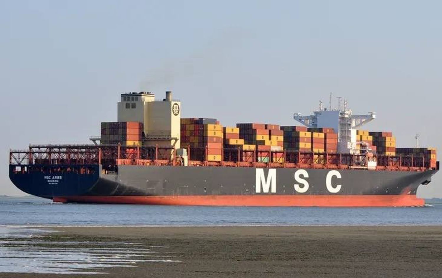 سوپای پاسداران دەستی بەسەر کەشتییەکی نەوتهەڵگردا گرت