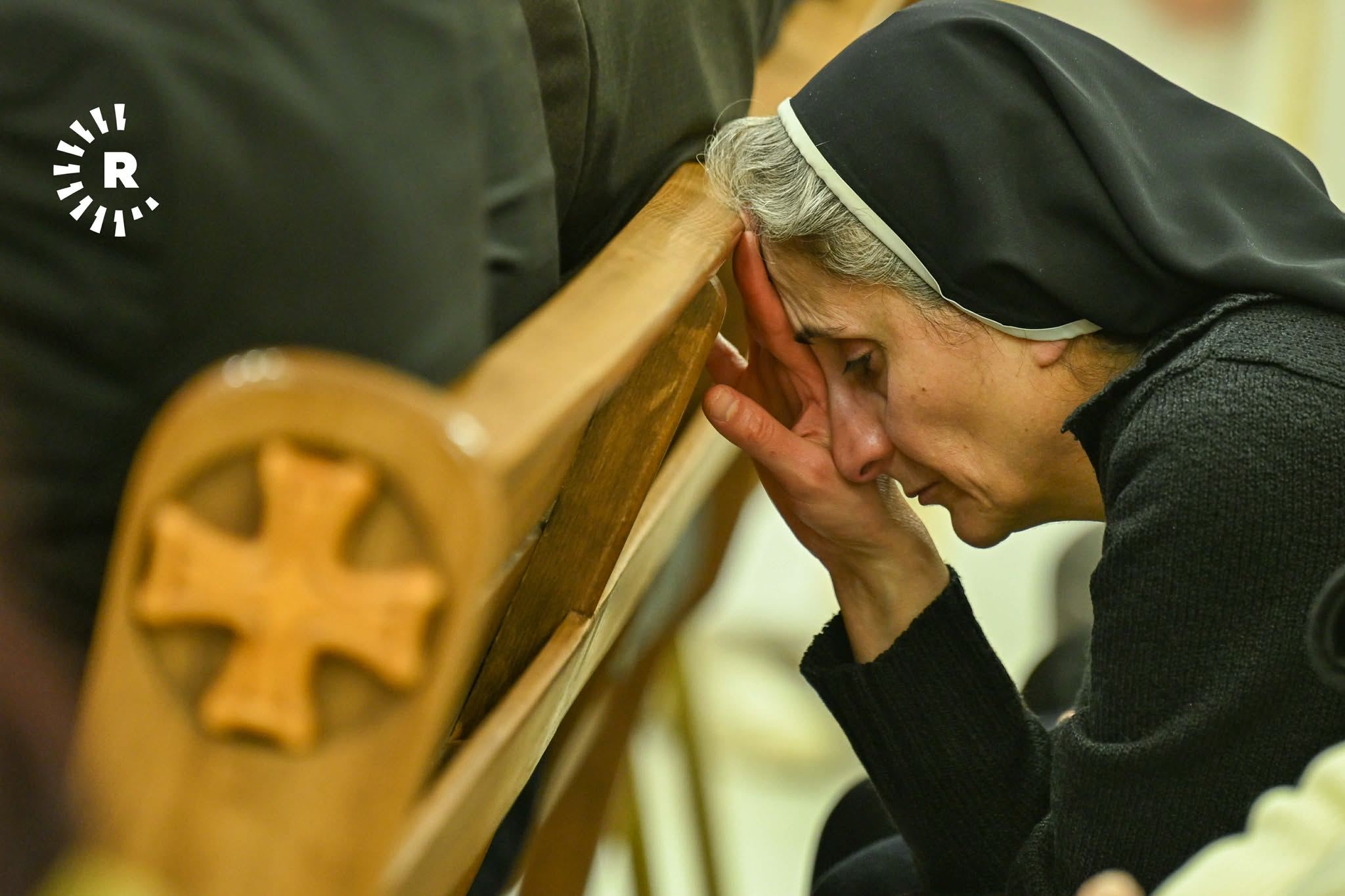 سيدة تصلي في إحدى كنائس أربيل \ رووداو - تصوير بلند طاهر