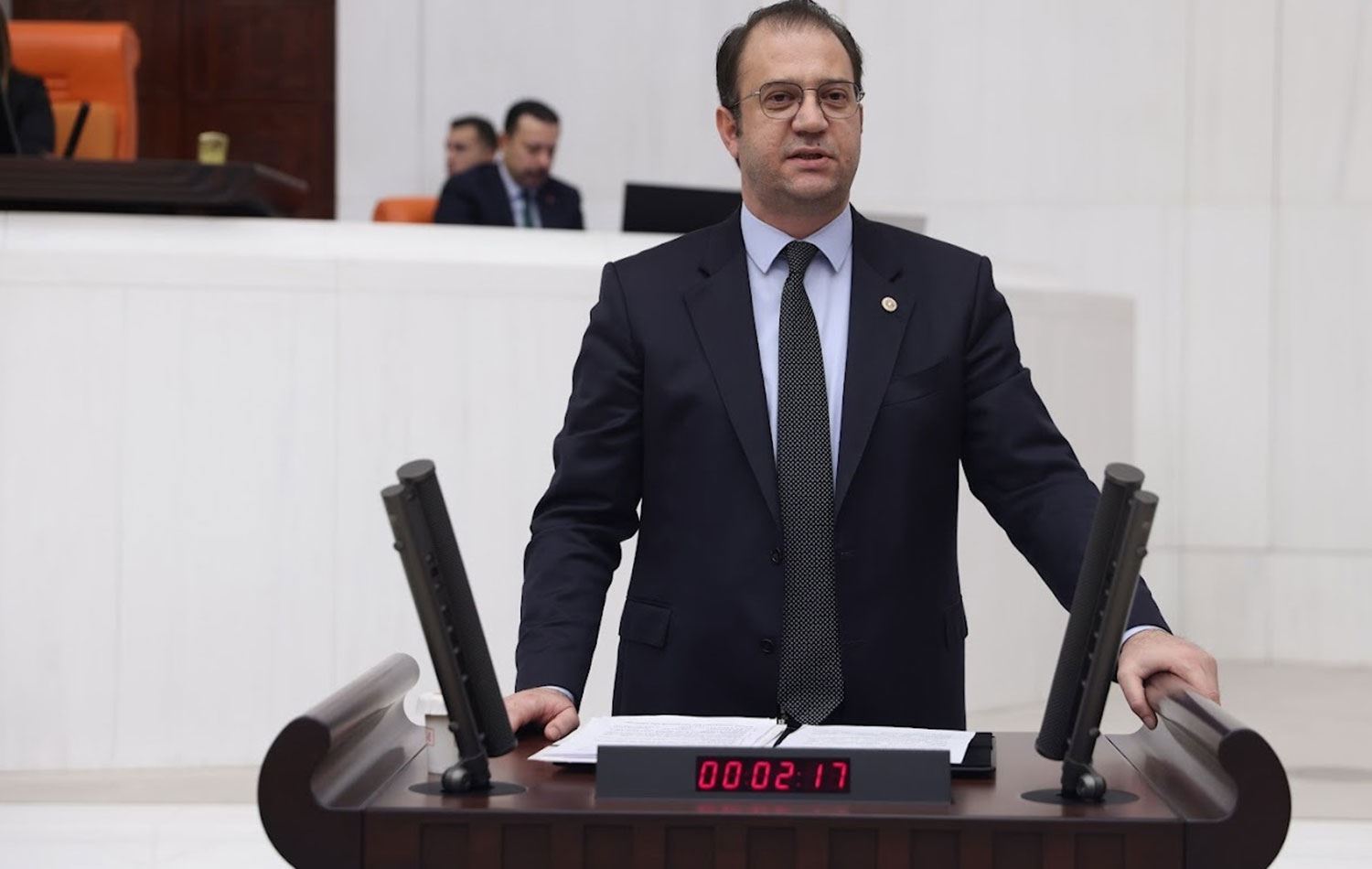  ئینان ئاکگیون ئاڵپ، پەرلەمانتاری بازنەی قەرسی پارتی گەلی کۆماری (جەهەپە) 