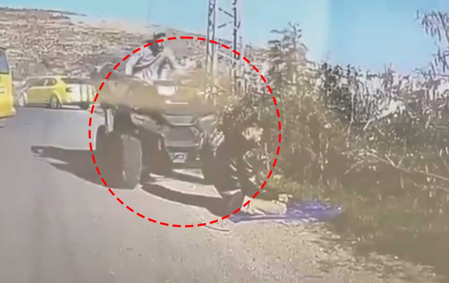 ساتی هێرشکردنەسەر فەلەستینییەکە لە کاتی نوێژکردندا