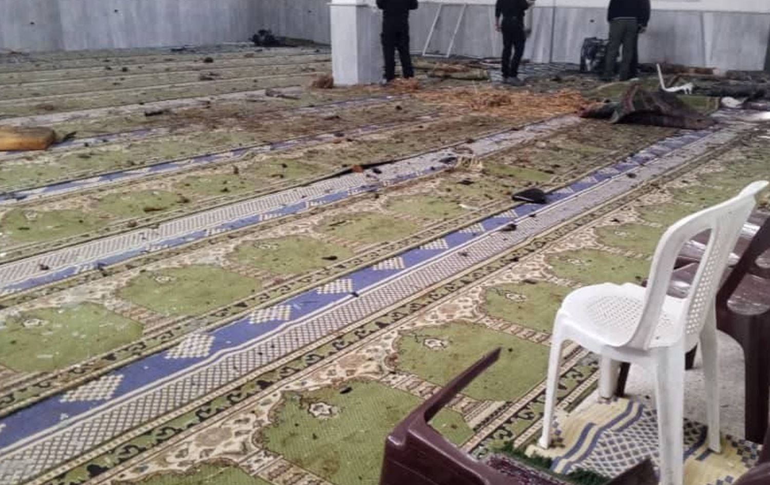 دیمەنێکی نێو مزگەوتەکە دوای تەقینەوە. وێنە: میدیای سووریا