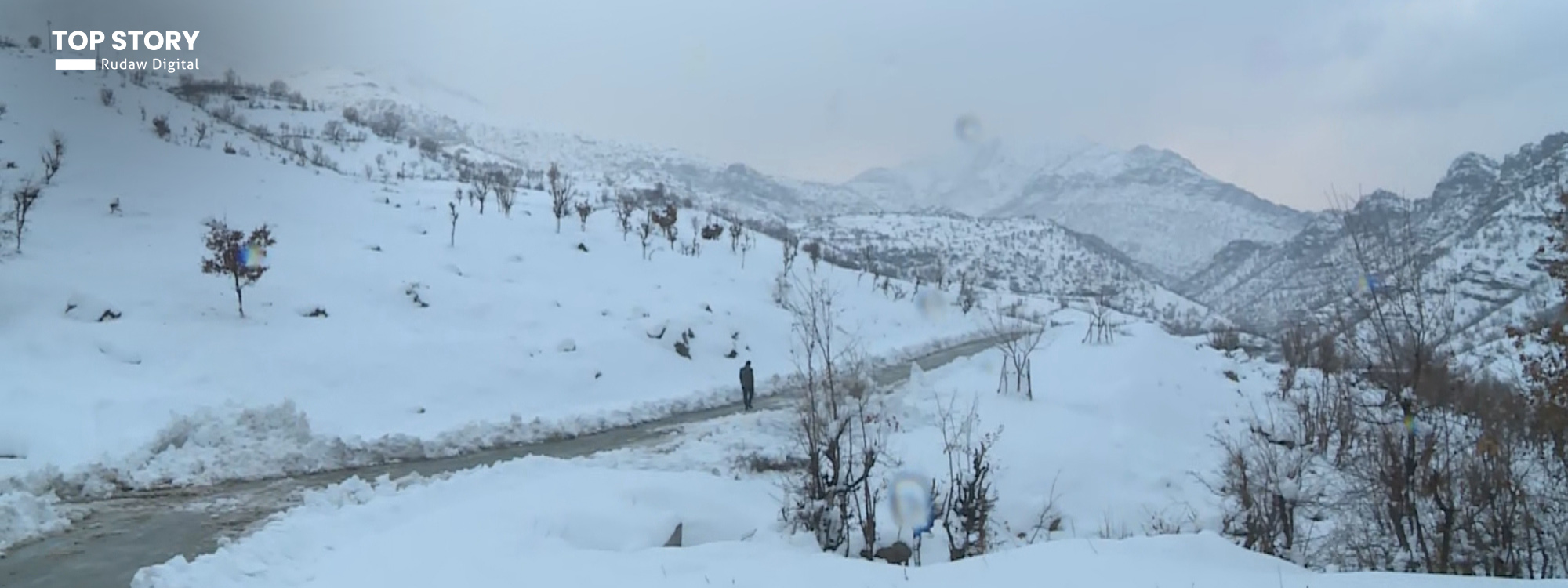 بەفر چەند رێگەیەکی داخستووە و داوا دەکرێت گەشتیاران ئاگاداربن
