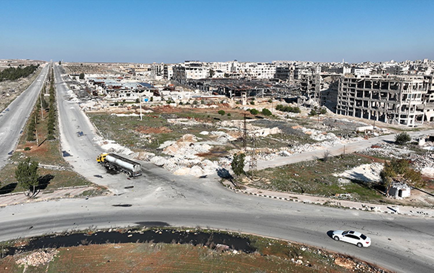 فوزة يوسف تحذر من "كارثة إنسانية" في حال استمر الحصار على الشيخ مقصود والأشرفية