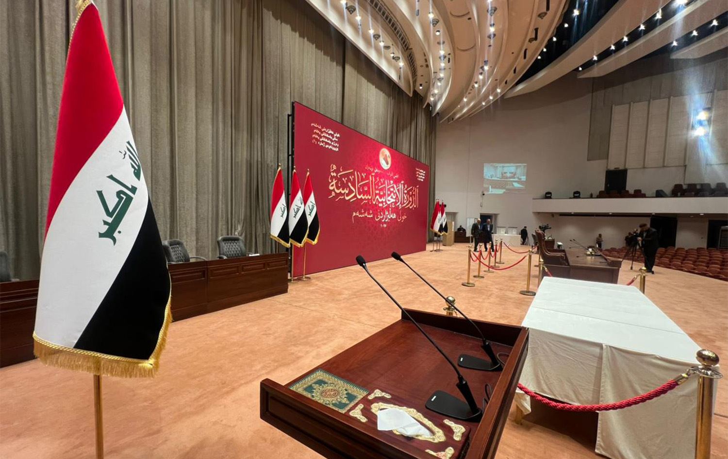 ئامادەکاری لە هۆڵی پەرلەمانی عێراق. وێنە: زیاد ئیسماعیل - رووداو