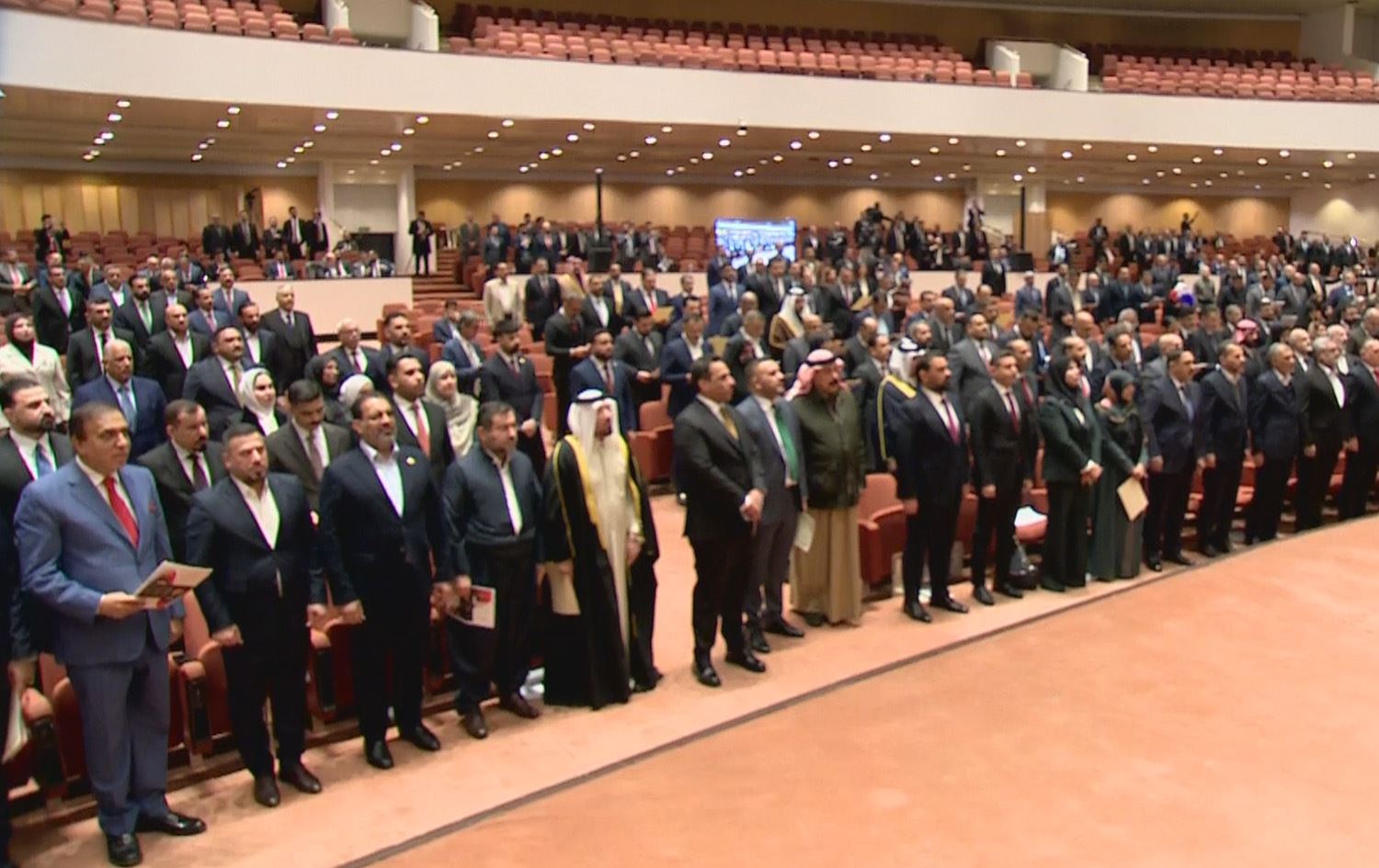 أعضاء البرلمان العراقي يؤدون اليمين الدستورية