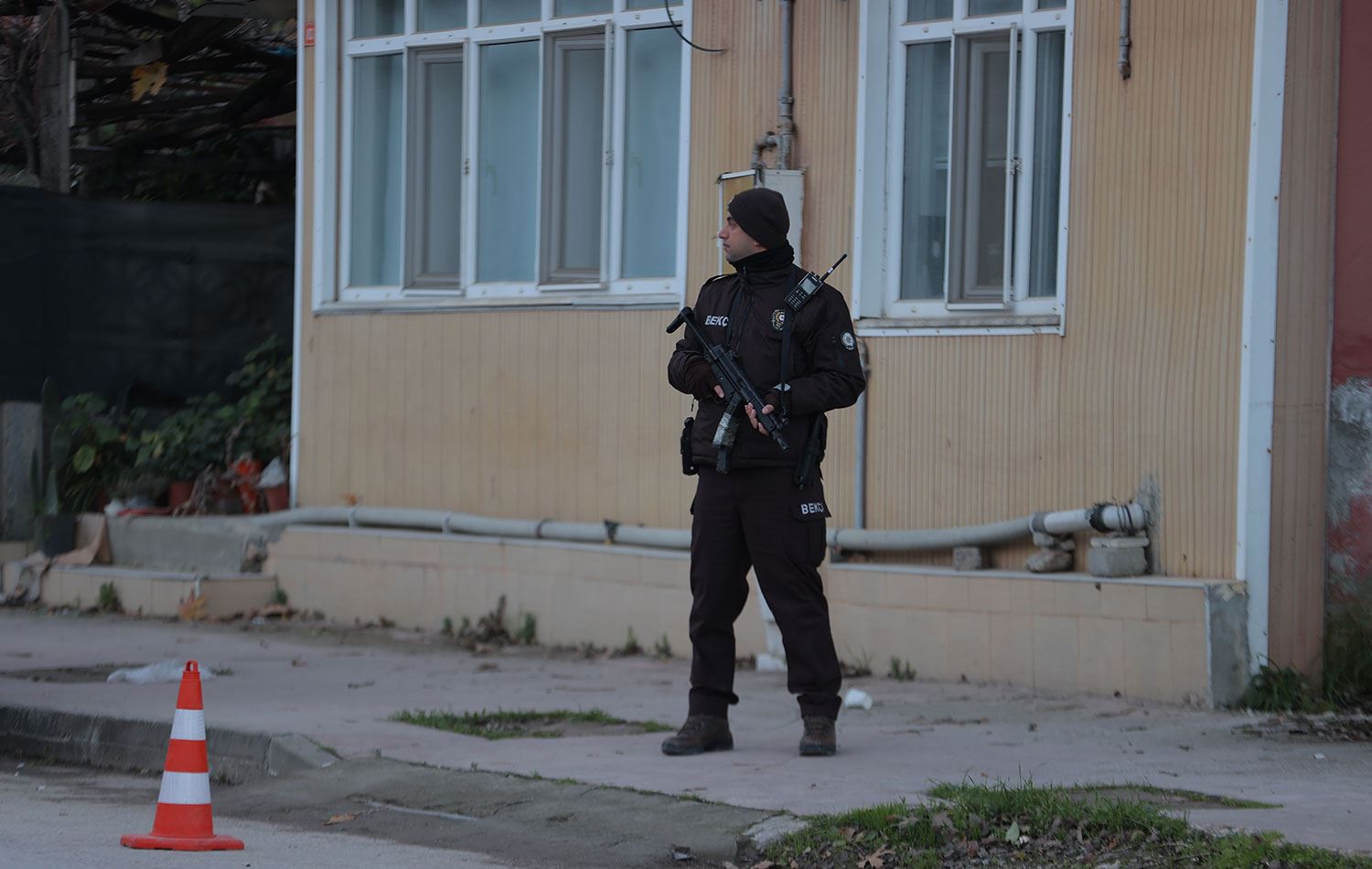 Olay yerinde güvenlik önlemleri alındı. / Foto: AA