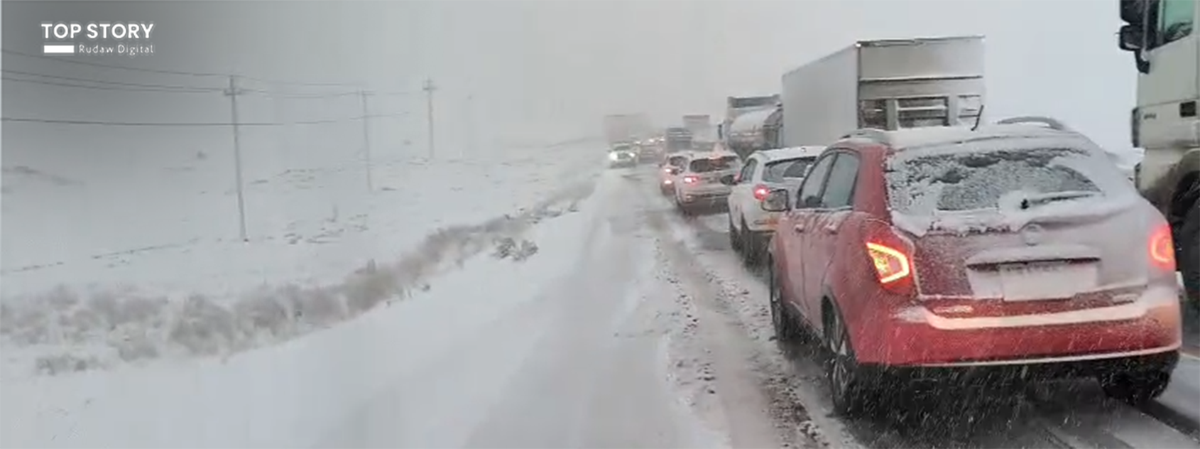 سەدان هاونیشتمانی لە رێگەوبانەکانی باشووری کوردستان بەهۆی بەفرەوە گیریان خواردووە