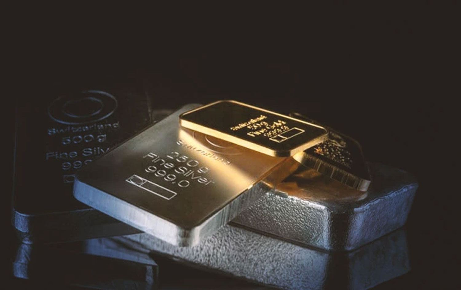 2025 yılının son işlem gününde değerli metaller piyasası tarihi bir hareketliliğe sahne oluyor