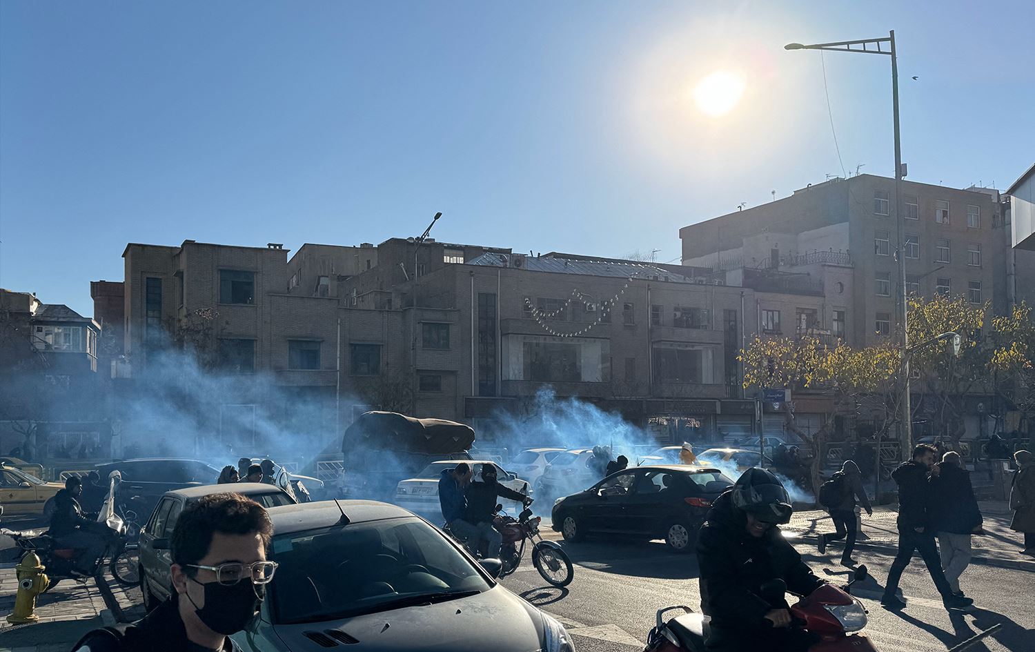 في أحدث تطورات الوضع الإيراني ..التلفزيون الرسمي  يعلن أن السلطات سترد بقوة في حال زعزعة الاستقرار